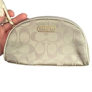 1549 / Coach X Estée Lauder Limited Edition #B903 2010 Gray Cosmetic Bag 4”x6.5”